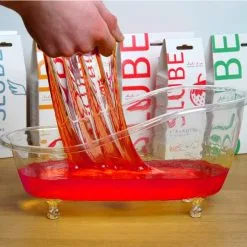 Slube Strawberry Daiquiry Vannbasert Badegel 250 G 7 Slube Strawberry Daiquiry Vannbasert Badegel 250 G -Onaniprodukter butikk 19626 slube strawberry daiquiri vandbaseret bade gel 250 g 03