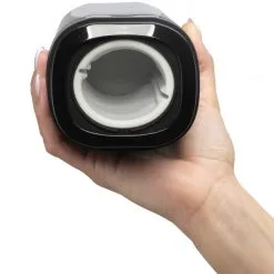 Kiiroo Onyx+ Interaktiv Masturbator -Onaniprodukter butikk 22632 kiiroo onyx interaktiv masturbator 05 hand q100