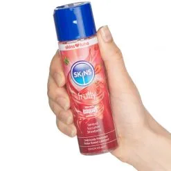Skins Fruity Water-based Lubricant Strawberry 130 Ml -Onaniprodukter butikk 23961 skins waterbased lubricant 130 ml 50 hand q100