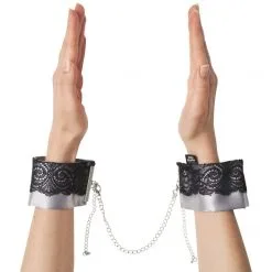 Fifty Shades Of Grey Play Nice Sateng Håndleddsmansjetter 8 Fifty Shades Of Grey Play Nice Sateng Håndleddsmansjetter -Onaniprodukter butikk 23997 fifty shades of grey play nice satin and lace wrist cuffs 50 hand q100