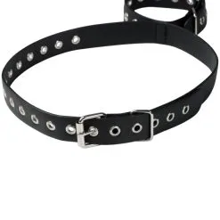 Obaie Imitert Lær Håndledds- Og Lårmansjetter 12 Obaie Imitert Lær Håndledds- Og Lårmansjetter -Onaniprodukter butikk 27028 obaie faux leather thigh to cuff restraint set 05 product q100