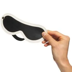 Master Series Kink In The Dark Glowing Bondagesett 12 Master Series Kink In The Dark Glowing Bondagesett -Onaniprodukter butikk 27454 master series glowing bondage kit 52 hand q100